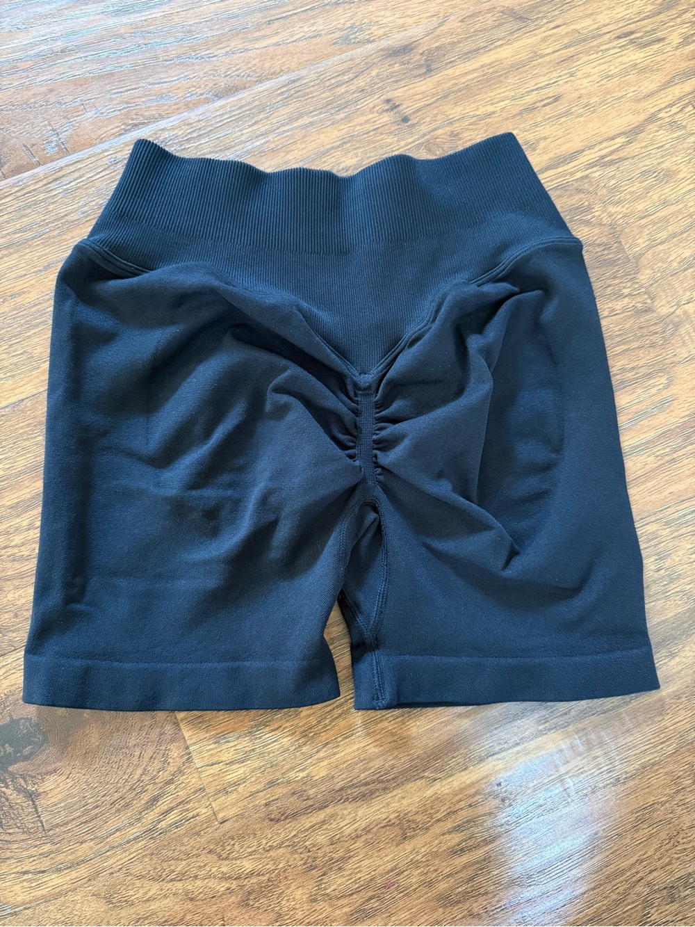 Bombshell Sportswear Cheeky Seamless Black Biker Shorts SMALL NEVER WORN! - Picture 2 of 9